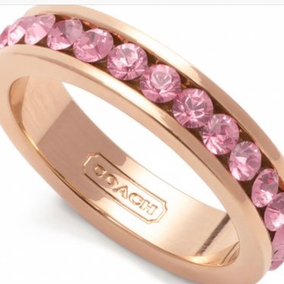 Beautiful coach ring size 7 never used new in box - Picture 2 of 2